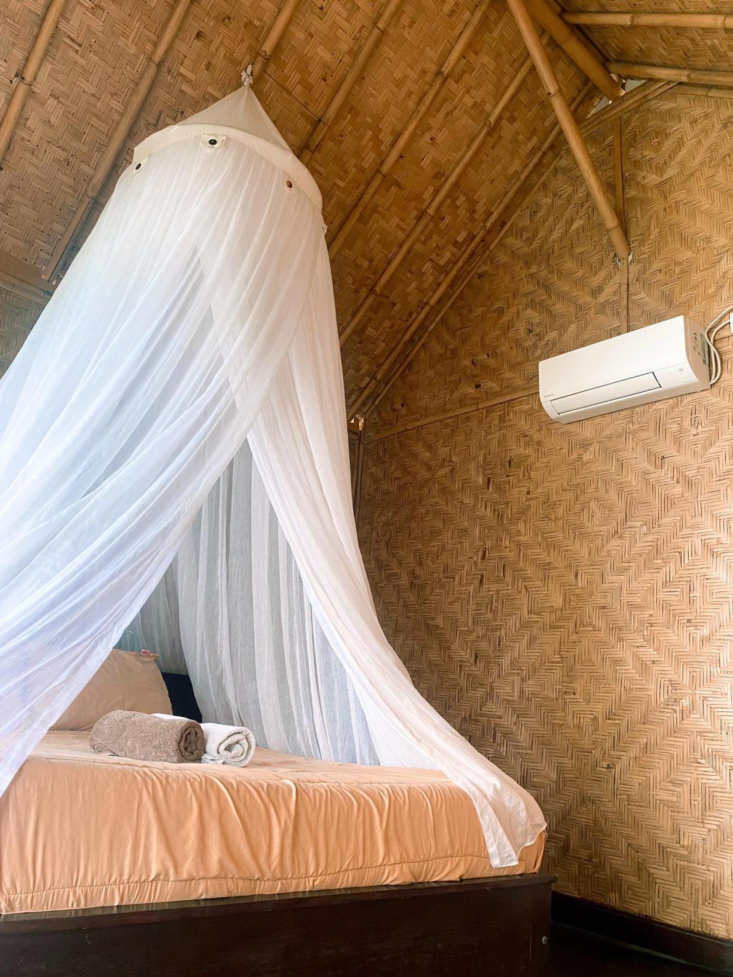 pondok bamboo villa Batununggul Kültér fotó